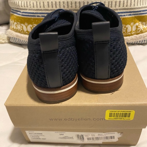 Ellen Degeneres navy Oxford shoes - Picture 7 of 10